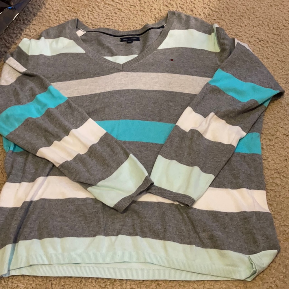 Tommy Hilfiger V neck Sweater XL